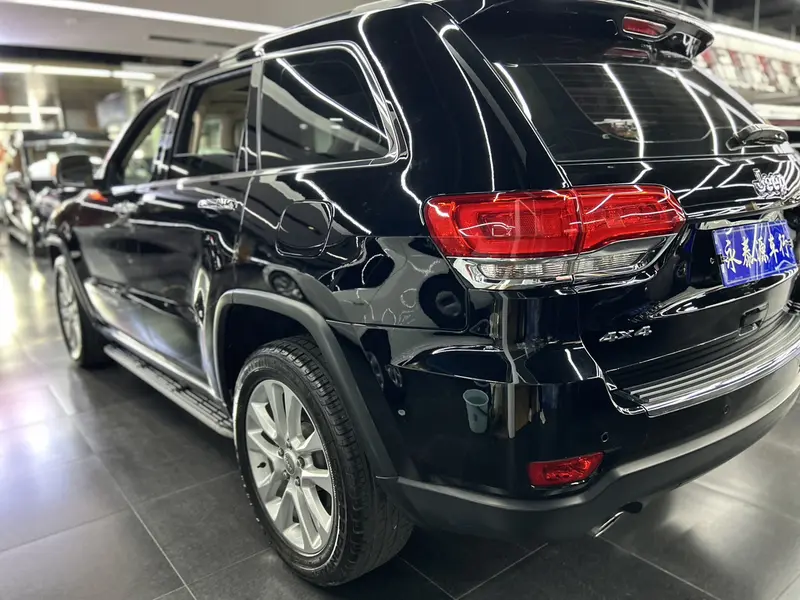 Jeep Grand Cherokee 3.6 L 4 WD — фото 4