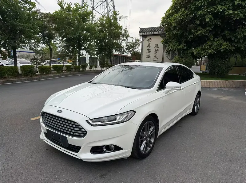 Ford Mondeo — фото 1