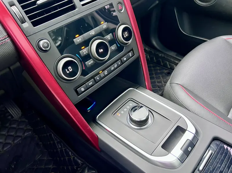 Land Rover Discovery Sport — фото 12
