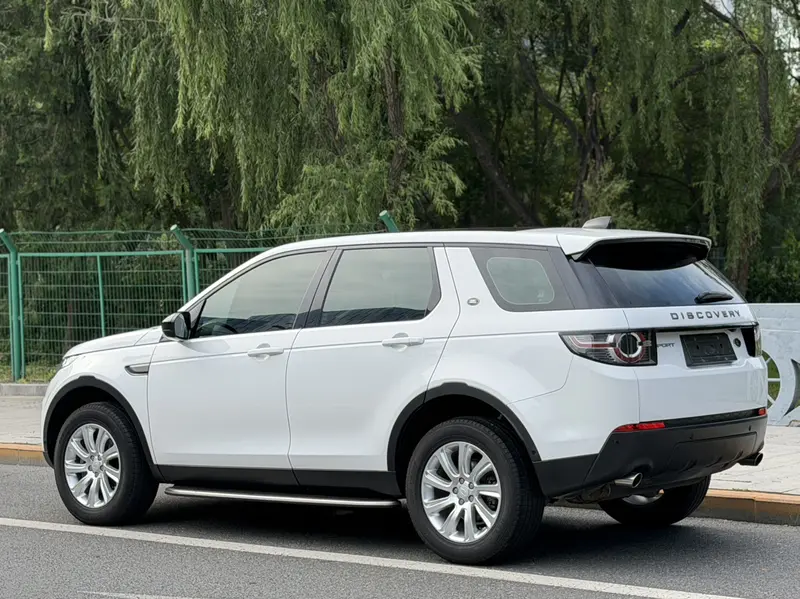 Land Rover Discovery 240 PS SE Dynamic VI — фото 5