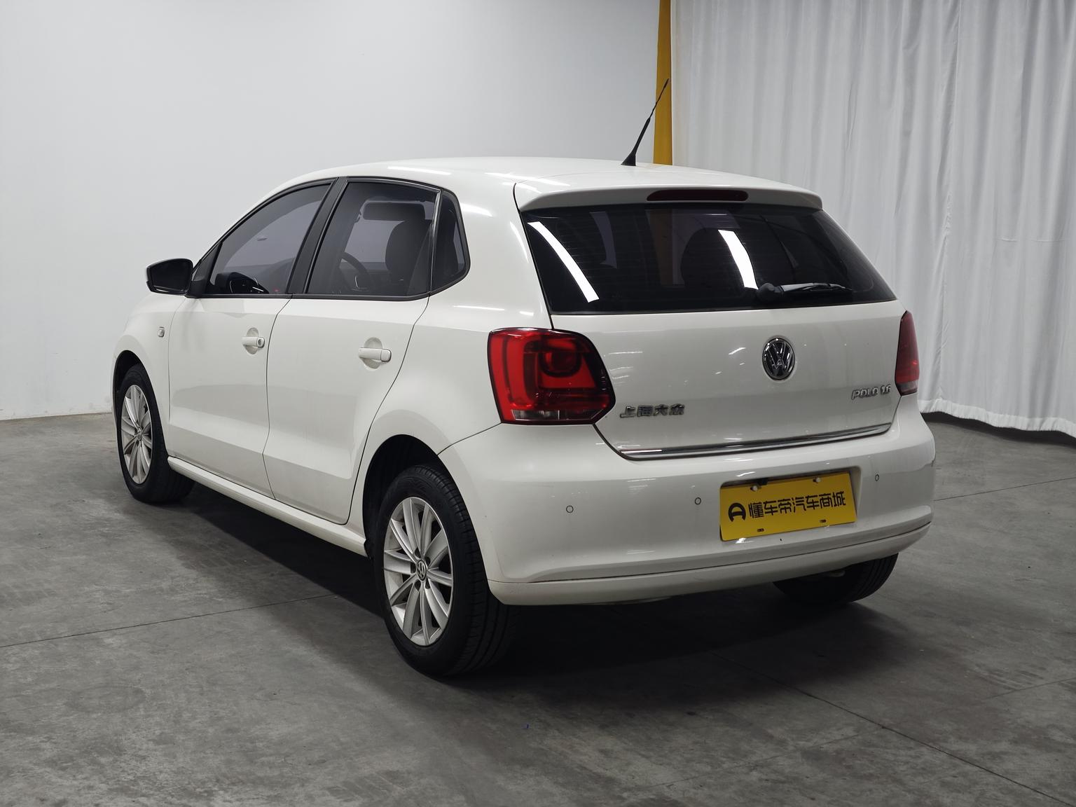 Volkswagen Polo 2013 1.6L AT Luxury