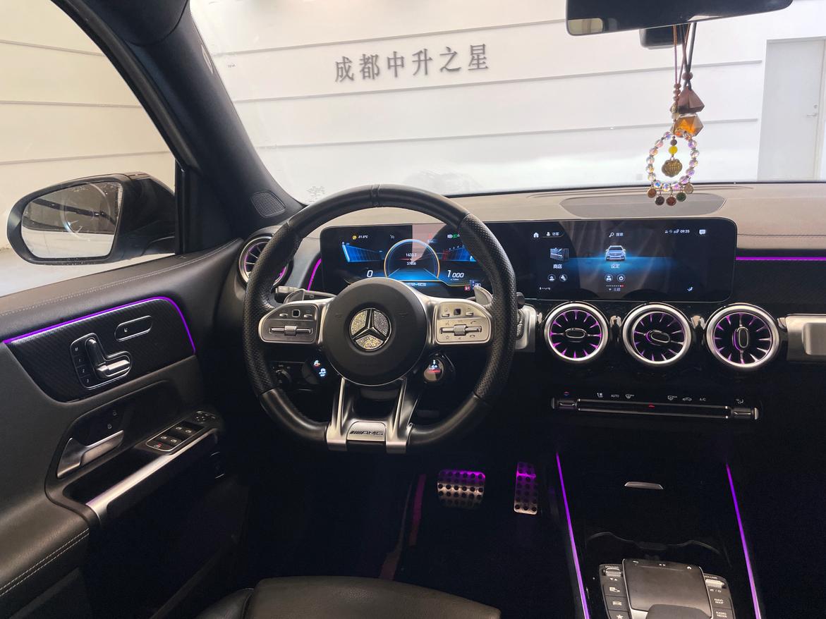 Mercedes-Benz GLB AMG: фотография 10 из 15