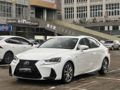 Lexus IS