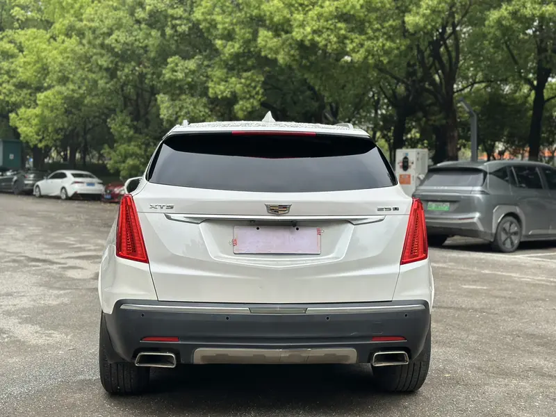 Cadillac XT5 — фото 6