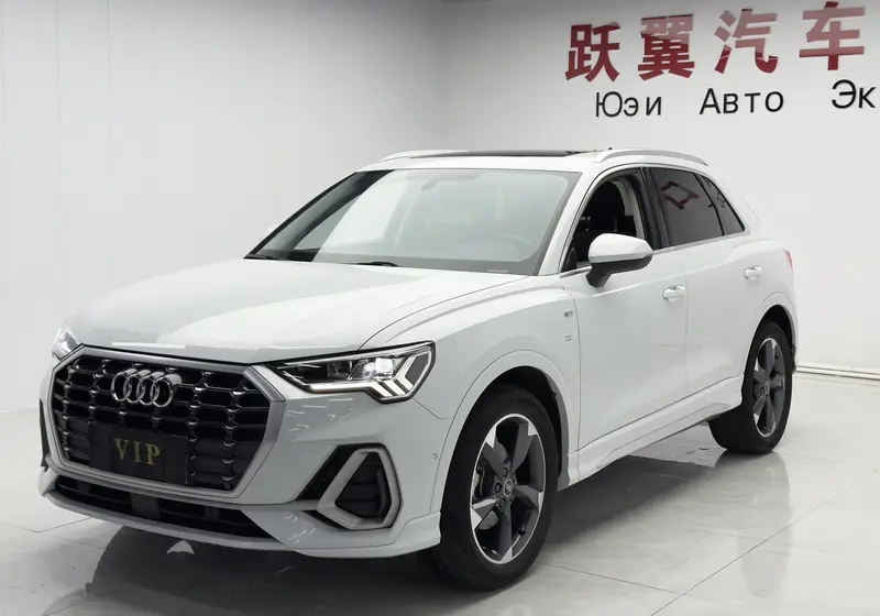 Audi Q3 — фото 1