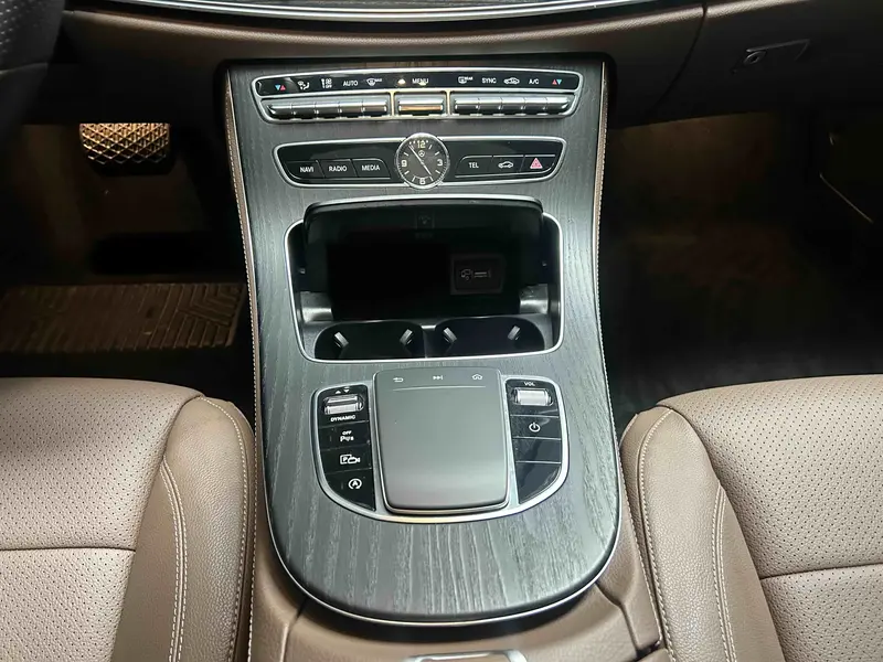 Mercedes-Benz E-Class E 300 L — фото 10