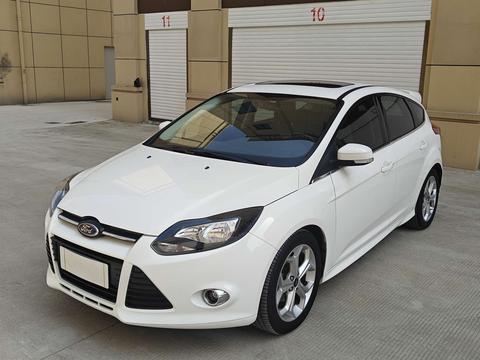 Ford Focus 2012 2.0L AT Luxury Sport