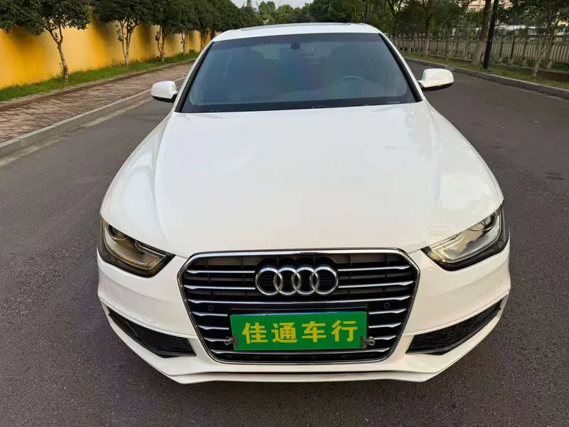 Audi A4L 35 TFSI S line комфорт — фото 2