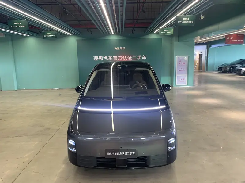 Lixiang MEGA — фото 2