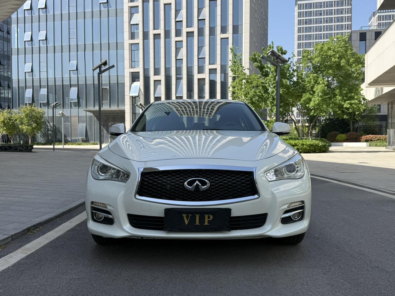 Infiniti Q50L 2016 2.0T Comfort