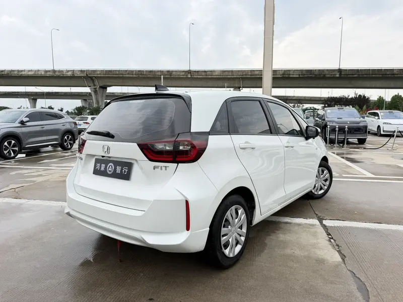 Honda Fit — фото 5