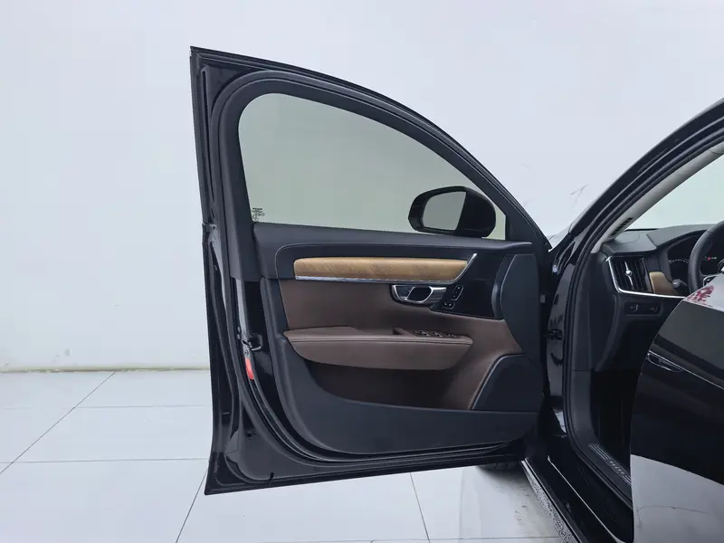 Volvo S90 — фото 20