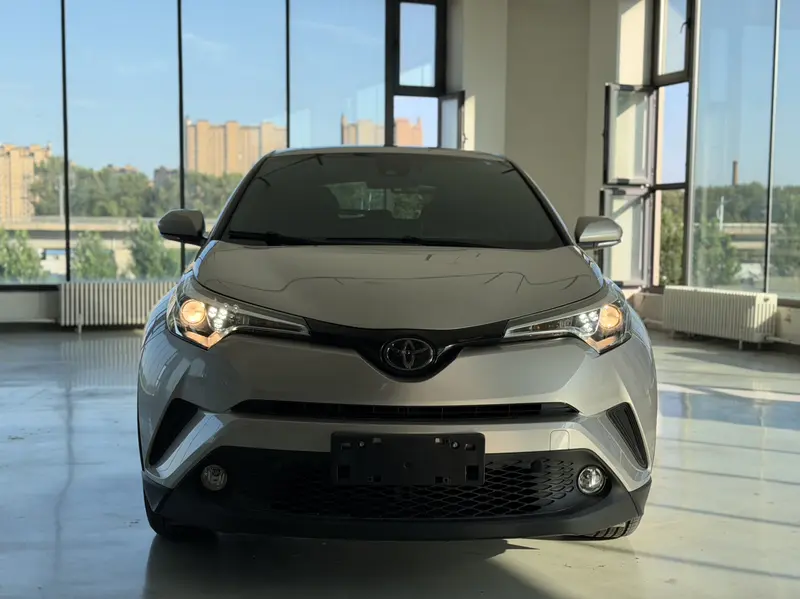 Toyota C-HR — фото 2