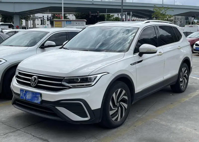 Volkswagen Tiguan L 330 TSI AT 2 WD
