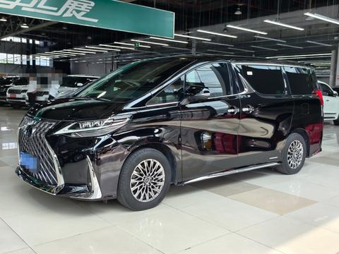 Lexus LM