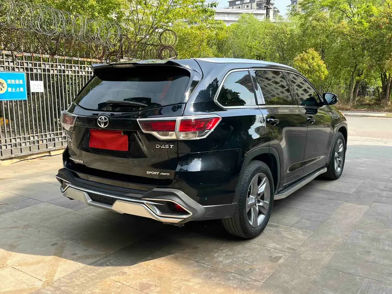 Toyota Highlander — фото 7