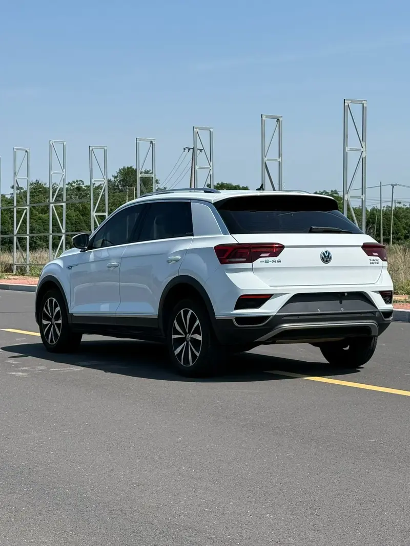 Volkswagen T-Roc — фото 4