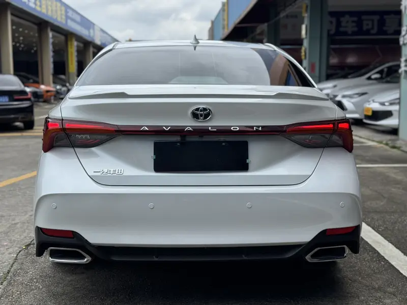 Toyota Avalon — фото 6