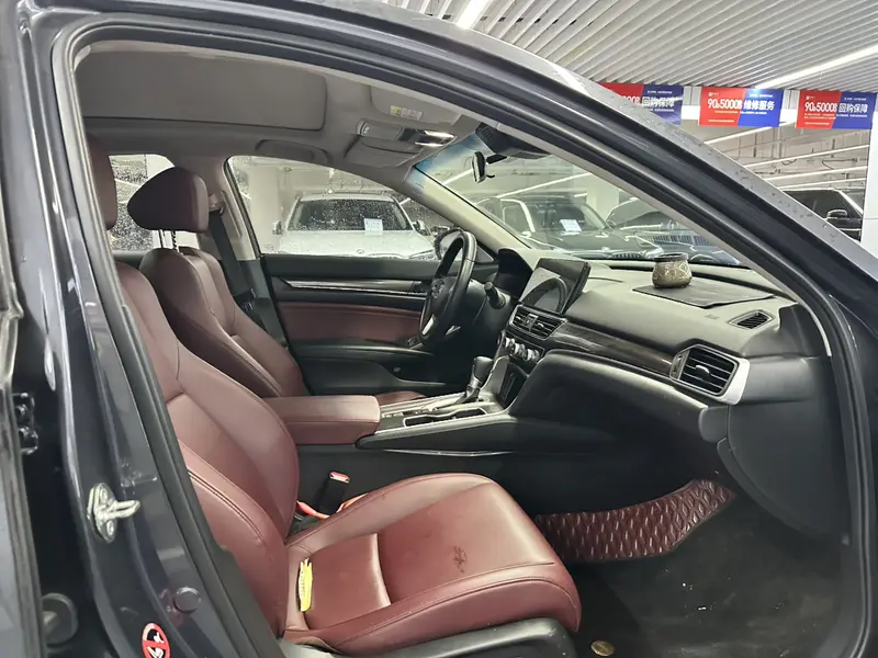 Honda Accord — фото 10