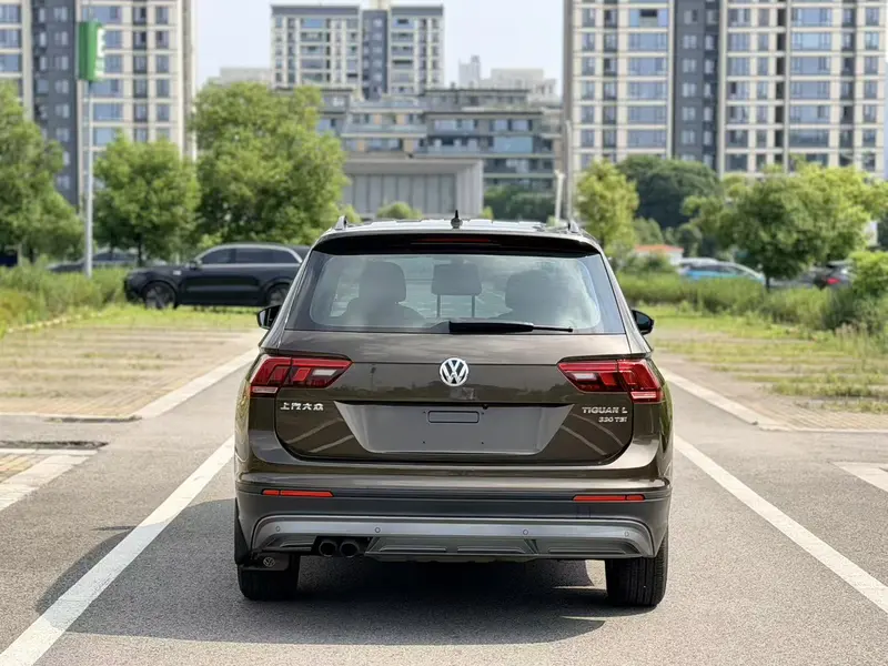 Volkswagen Tiguan L — фото 6