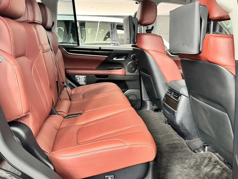 Lexus LX — фото 8