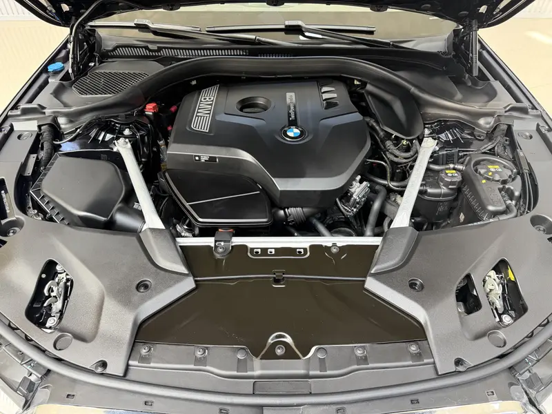 BMW 5 Series — фото 11