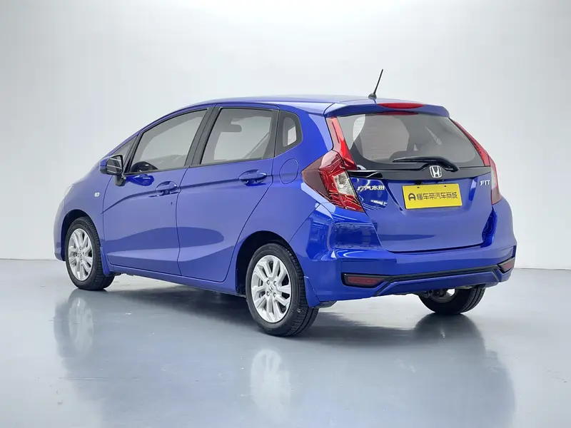 Honda Fit — фото 5