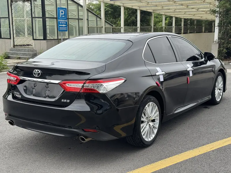 Toyota Camry — фото 7