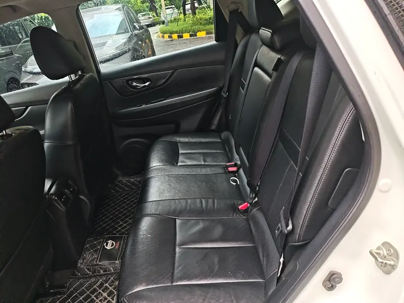 Nissan X-Trail — фото 12