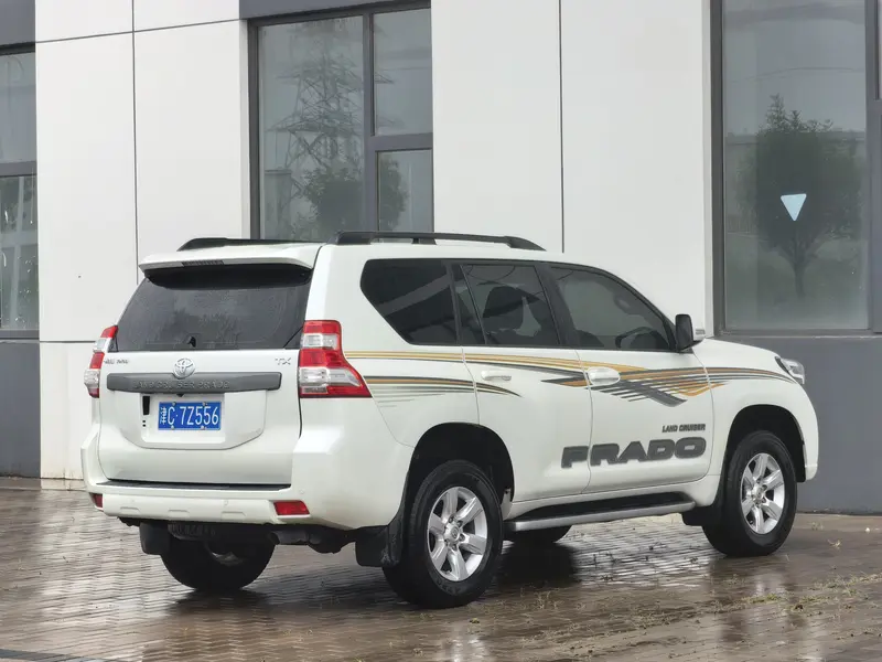 Toyota Prado — фото 6
