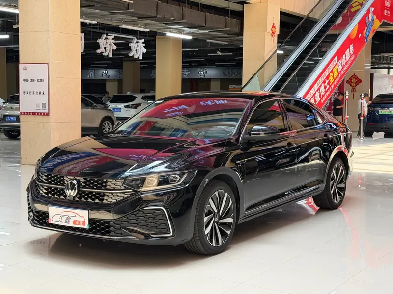 Volkswagen Passat — фото 1