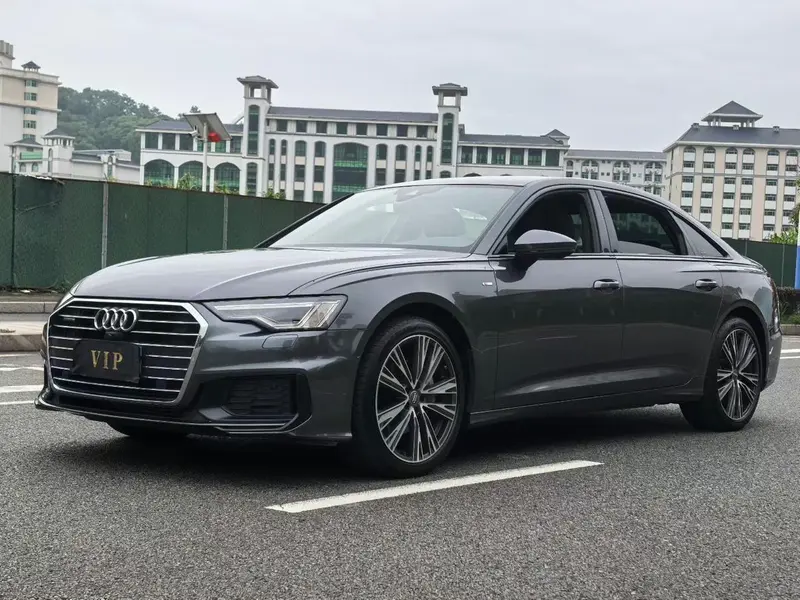 Audi A6L — фото 1