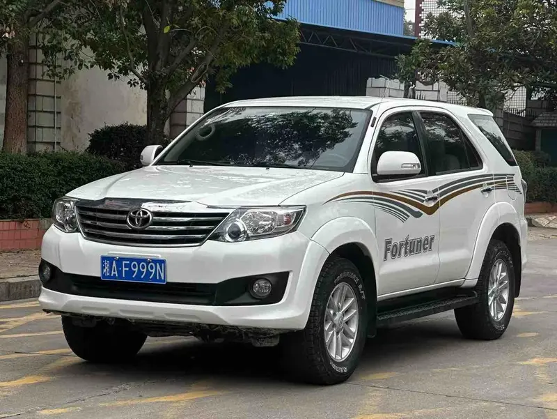 Toyota Fortuner 2.7 L AT 4 WD 7