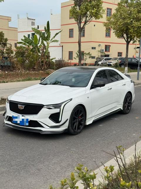 Cadillac CT4