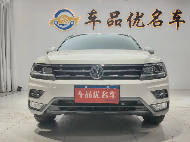 Volkswagen Tiguan L — фото 2