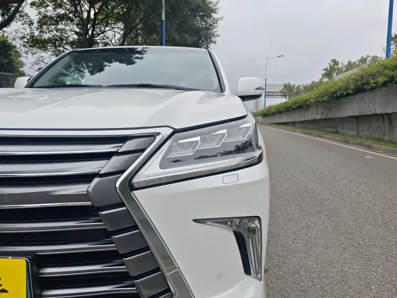 Lexus LX — фото 6