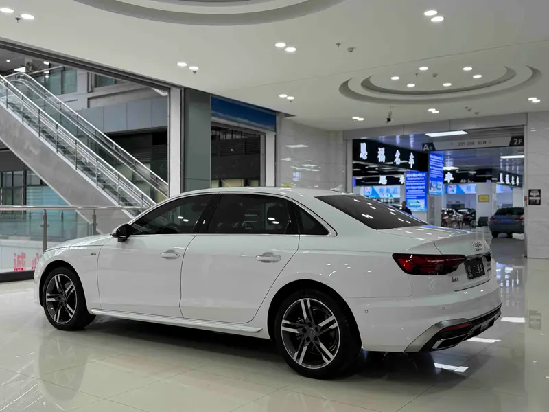 Audi A 4 L 40 TFSI — фото 5