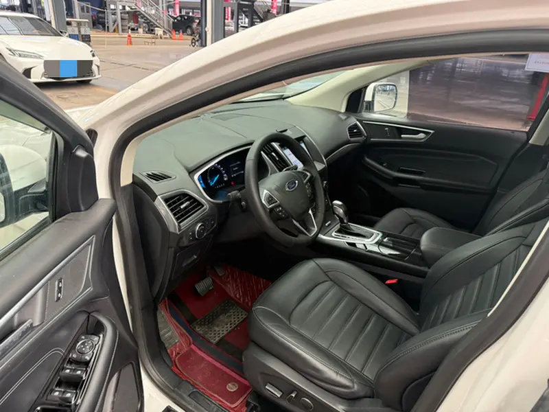 Ford Edge — фото 11