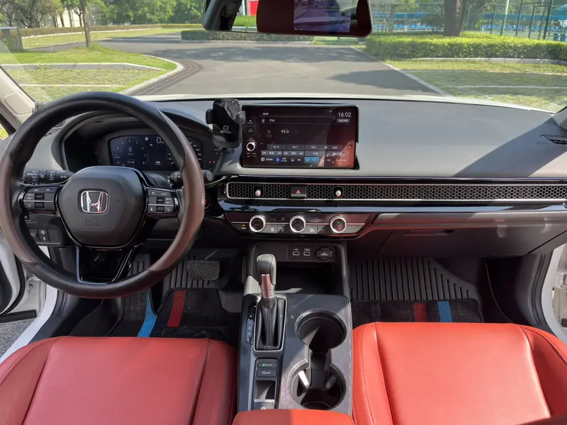 Honda Civic — фото 11