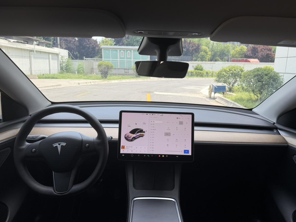 Tesla Model Y: фотография 9 из 21
