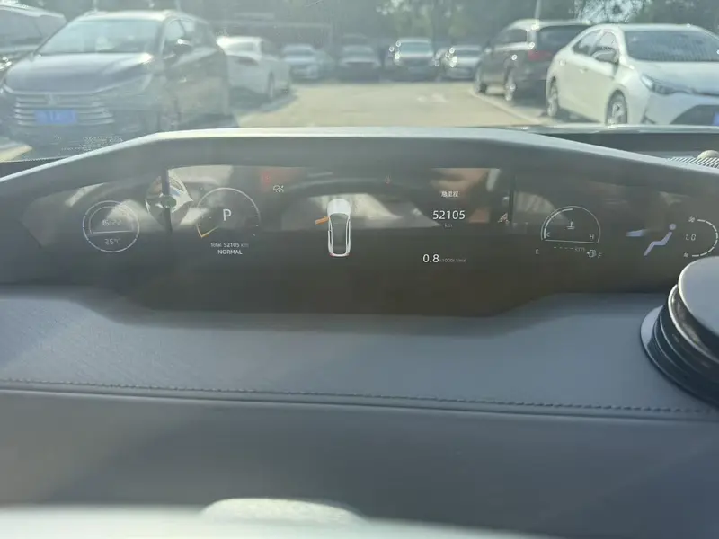 Changan UNI-V 1.5 T Premium — фото 7
