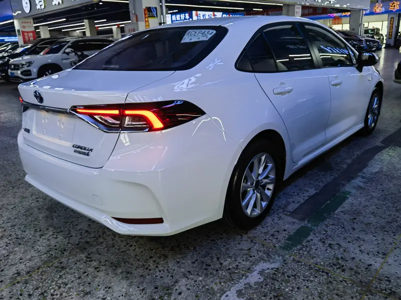Toyota Corolla — фото 6