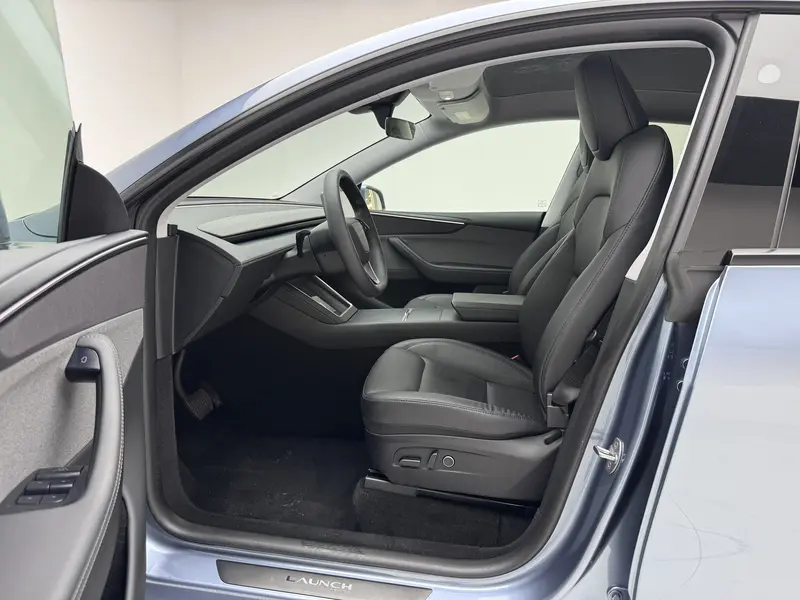 Tesla Model Y — фото 17