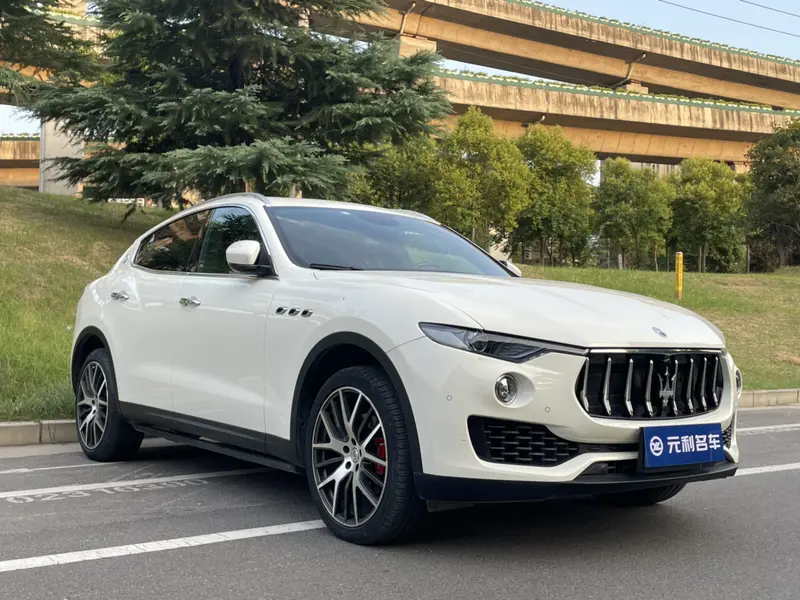 Maserati Levante 3.0 T 350 Hp V — фото 3