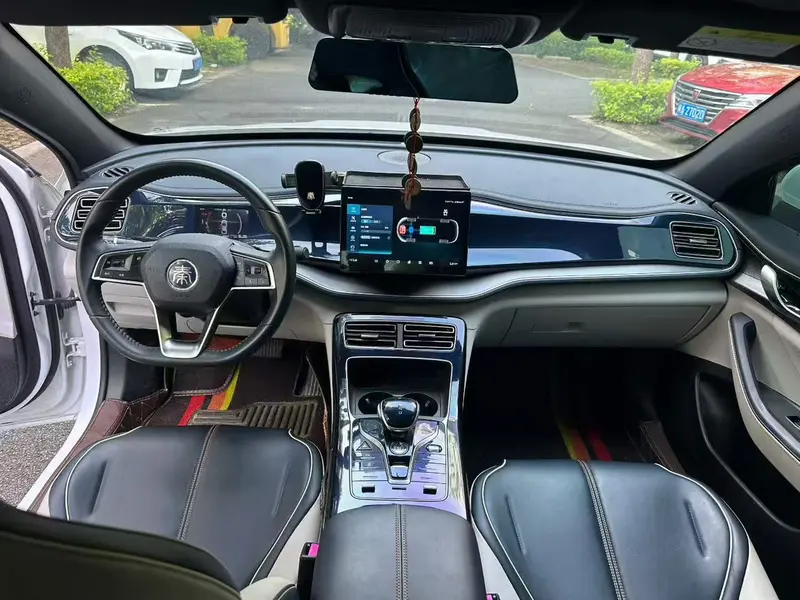 BYD Qin PLUS DM-i 55 KM Flagship — фото 8
