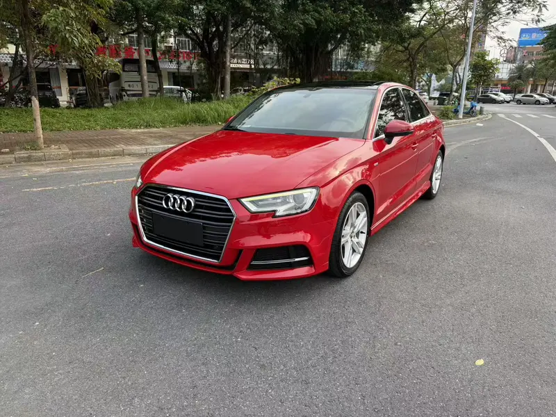 Audi A3 — фото 1