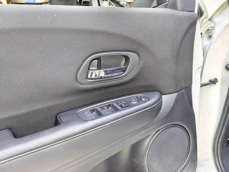 Honda Vezel 1.5L CVT моноприводный элит — фото 15