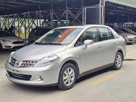 Nissan Tiida Sedan