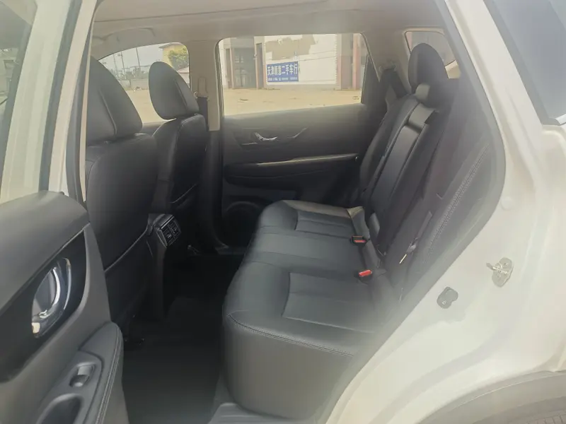 Nissan X-Trail 2.0L CVT премиум 2WD — фото 10