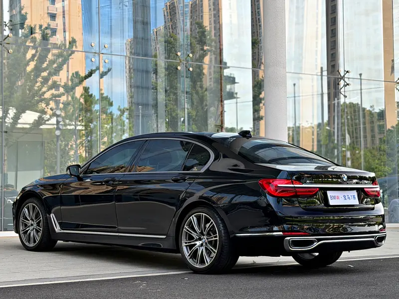 BMW 7 Series 740Li xDrive премиум — фото 5